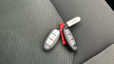 Nissan Qashqai 1.3 DiG-T N-Connecta 5dr [Glass Roof Pack] Petrol Hatchback